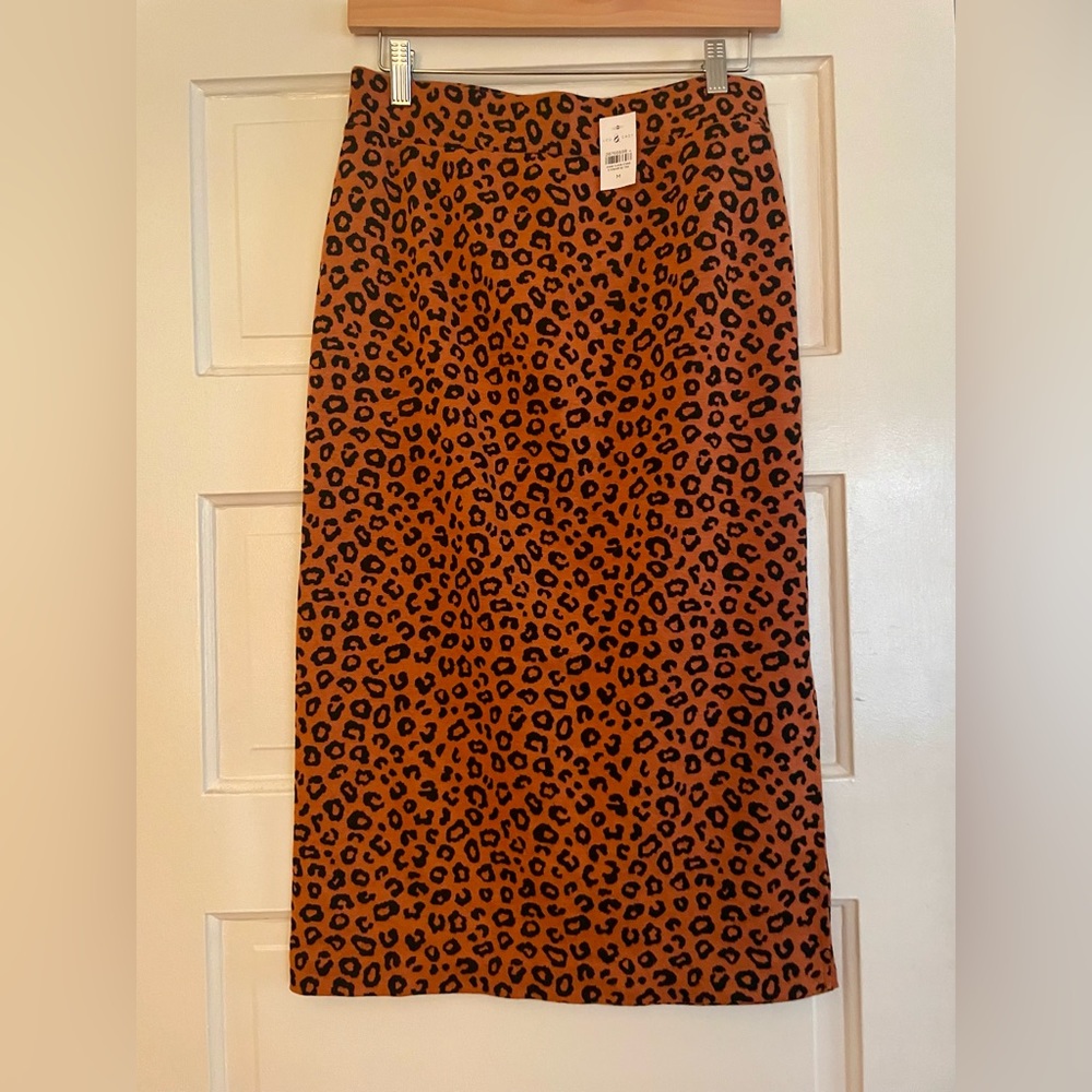 NWT Lou & Grey Leopard Print Midi Skirt, Size M